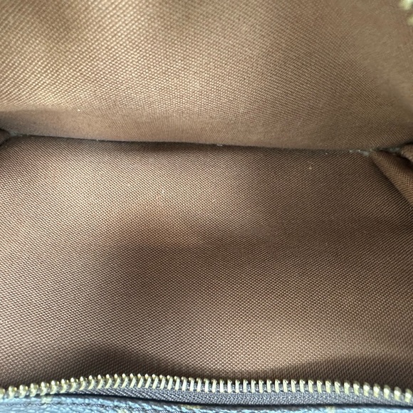 LOUIS VUITTON MONTSOURIS GM BACKPACK. AUTHENTIC - Picture 6 of 12